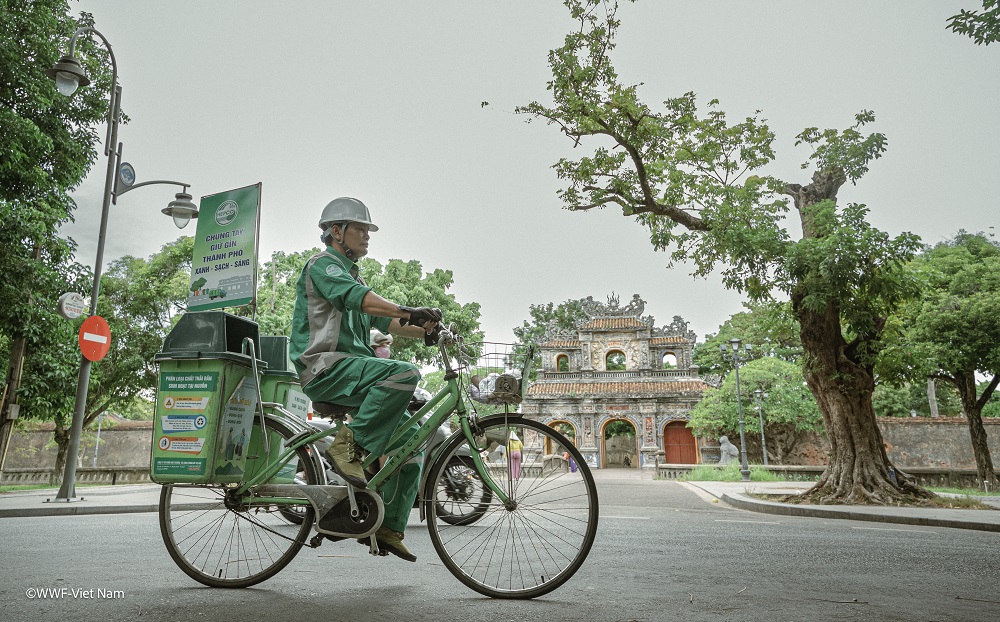 Thành phố Huế là địa phương triển khai tích cực hoạt động thu gom và phân loại rác tại nguồn
