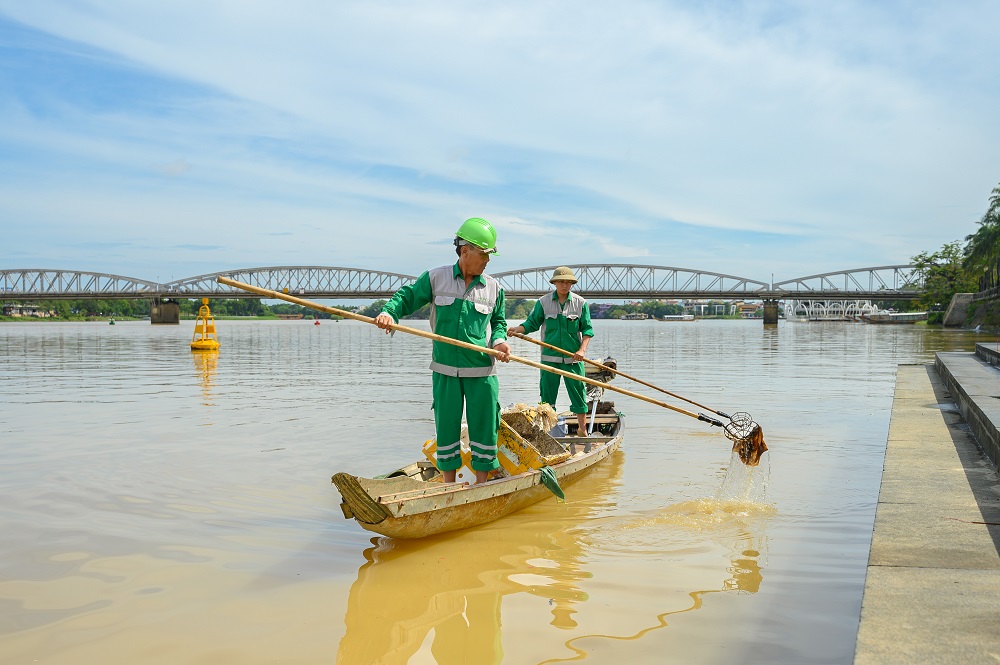 Huế - Đô thị giảm nhựa, Dự án giảm nhựa Huế, Huế không rác nhựa, Dự án TVA WWF Huế, TVA WWF Huế, Giảm thiểu rác thải nhựa ở Huế, Đô thị giảm nhựa miền Trung Việt Nam, Huế đô thị giảm nhựa WWF, Huế giảm ô nhiễm nhựa, Huế đô thị xanh sạch đẹp, Phân loại rác thải nhựa tại nguồn, Đổi rác lấy quà Huế, Chiến dịch làm sạch sông Hương, Hệ thống quản lý rác thải nhựa Huế, Truyền thông giảm rác nhựa, Trường học không rác thải, tái chế tác, Hợp tác công tư giảm nhựa Huế Huế - Đô thị giảm nhựa, Dự án giảm nhựa Huế, Huế không rác nhựa, Dự án TVA WWF Huế, TVA WWF Huế, Giảm thiểu rác thải nhựa ở Huế, Đô thị giảm nhựa miền Trung Việt Nam, Huế đô thị giảm nhựa WWF, Huế giảm ô nhiễm nhựa, Huế đô thị xanh sạch đẹp, Phân loại rác thải nhựa tại nguồn, Đổi rác lấy quà Huế, Chiến dịch làm sạch sông Hương, Hệ thống quản lý rác thải nhựa Huế, Truyền thông giảm rác nhựa, Trường học không rác thải, tái chế tác, Hợp tác công tư giảm nhựa Huế